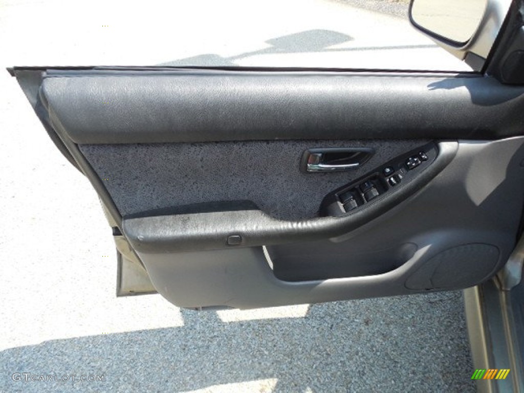 2000 Subaru Legacy GT Sedan Gray Door Panel Photo #82866208
