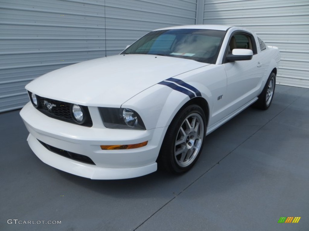 Performance White 2005 Ford Mustang GT Premium Coupe Exterior Photo #82867732