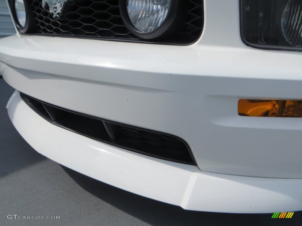 2005 Mustang GT Premium Coupe - Performance White / Medium Parchment photo #10