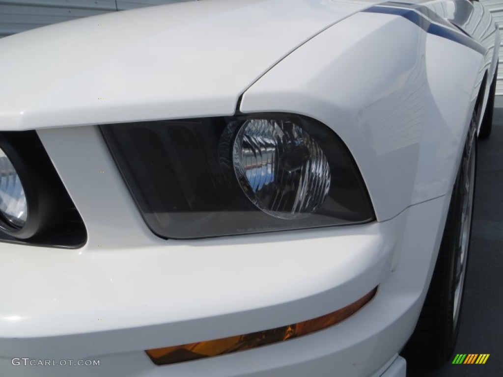 2005 Mustang GT Premium Coupe - Performance White / Medium Parchment photo #11