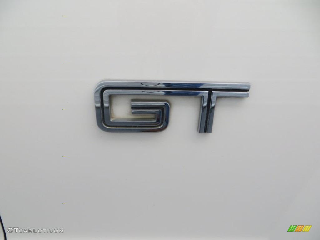 2005 Mustang GT Premium Coupe - Performance White / Medium Parchment photo #17