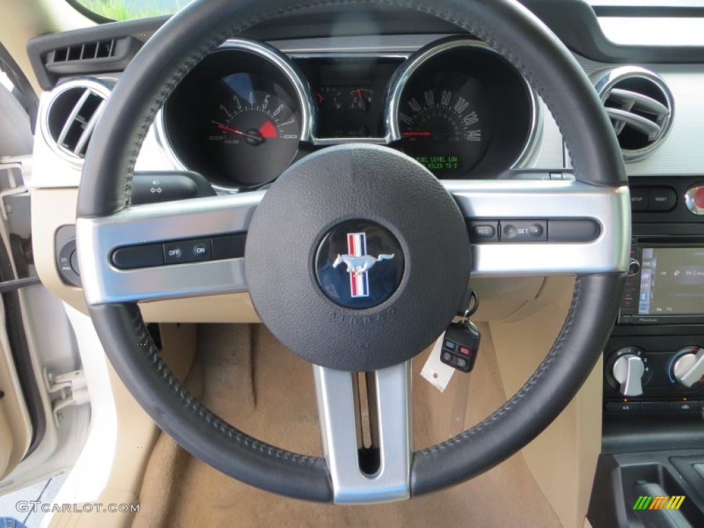 2005 Ford Mustang GT Premium Coupe Steering Wheel Photos