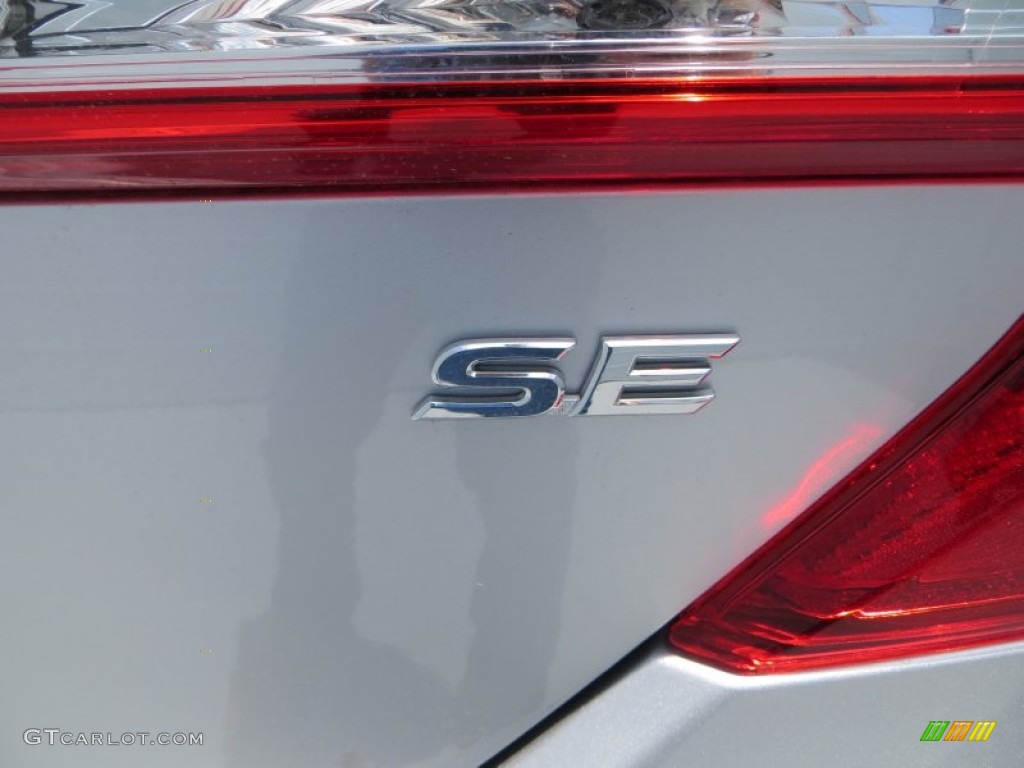 2013 Camry SE - Classic Silver Metallic / Black photo #13