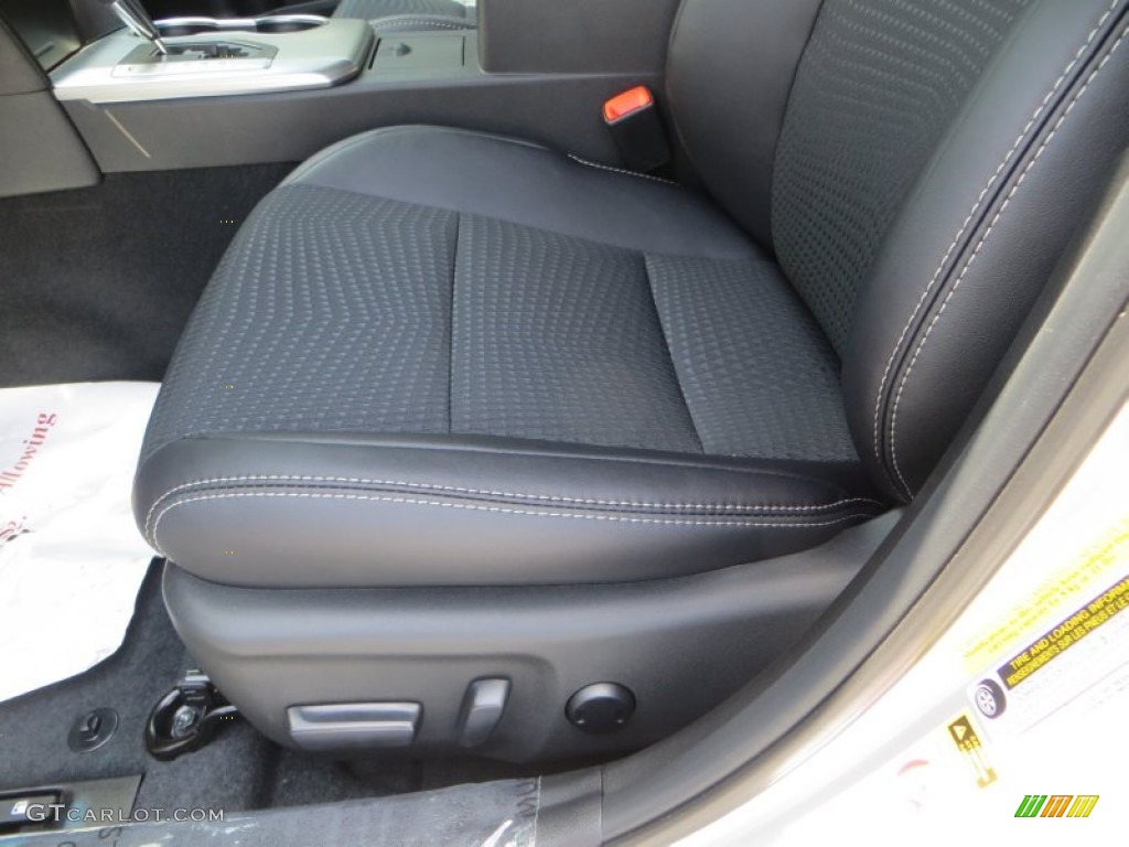 2013 Camry SE - Classic Silver Metallic / Black photo #23