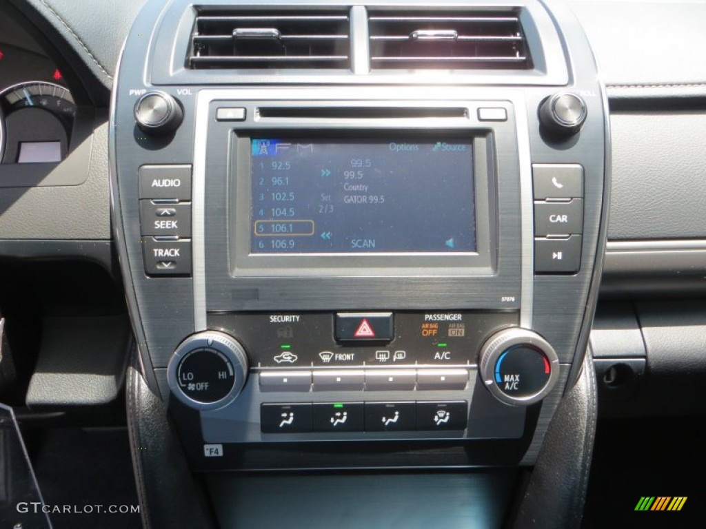 2013 Camry SE - Classic Silver Metallic / Black photo #25