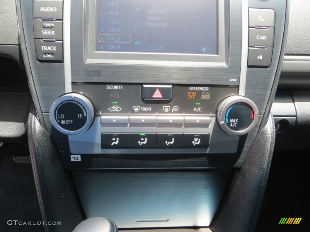 2013 Camry SE - Classic Silver Metallic / Black photo #27