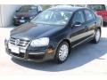 Black - Jetta SE Sedan Photo No. 3