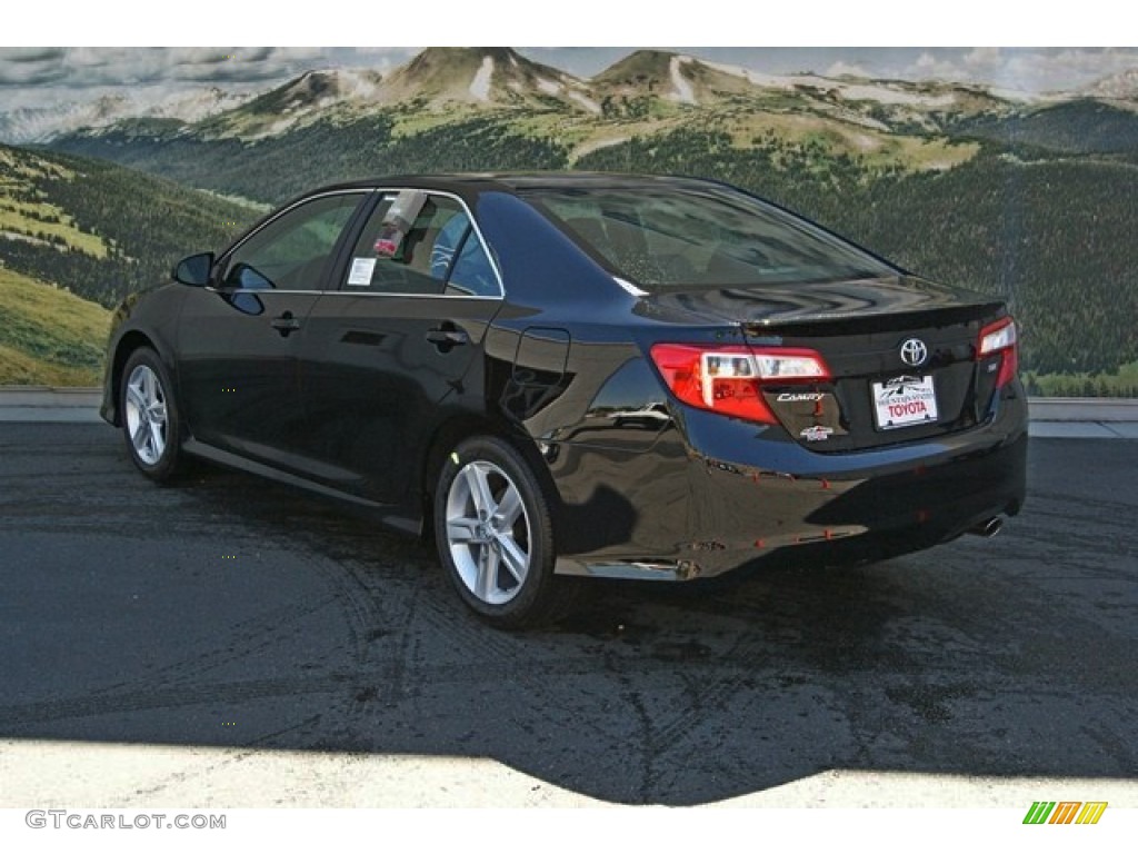 2013 Camry SE - Attitude Black Metallic / Black photo #2