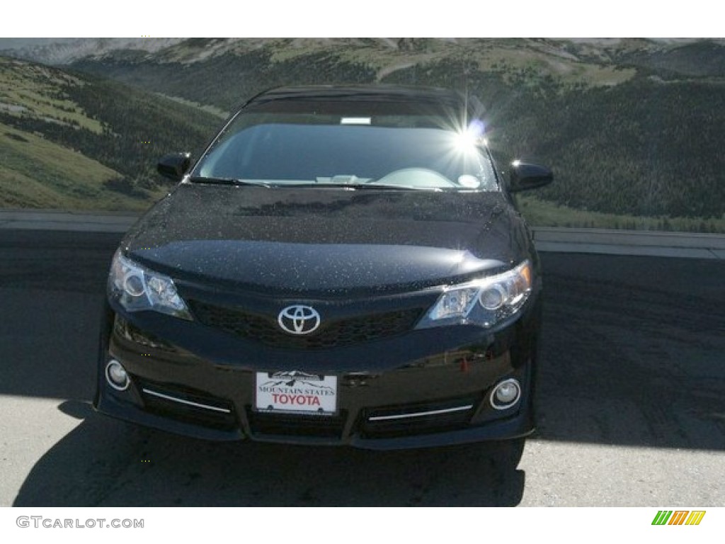 2013 Camry SE - Attitude Black Metallic / Black photo #3