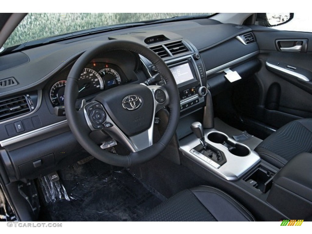 2013 Camry SE - Attitude Black Metallic / Black photo #5