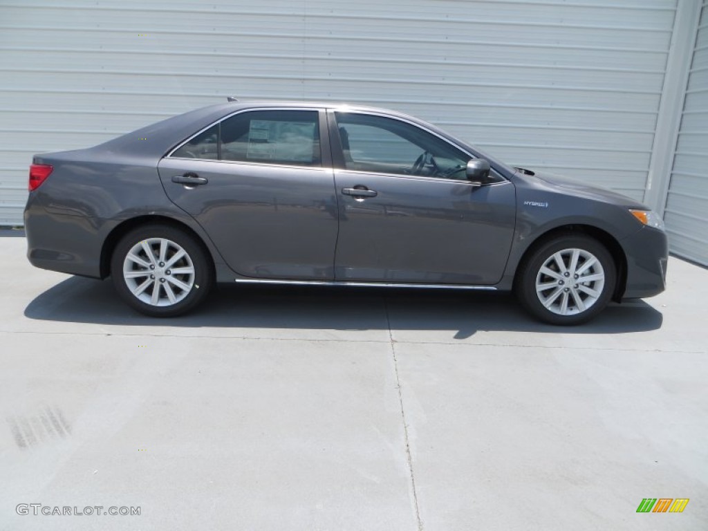 2013 Camry Hybrid XLE - Magnetic Gray Metallic / Light Gray photo #3