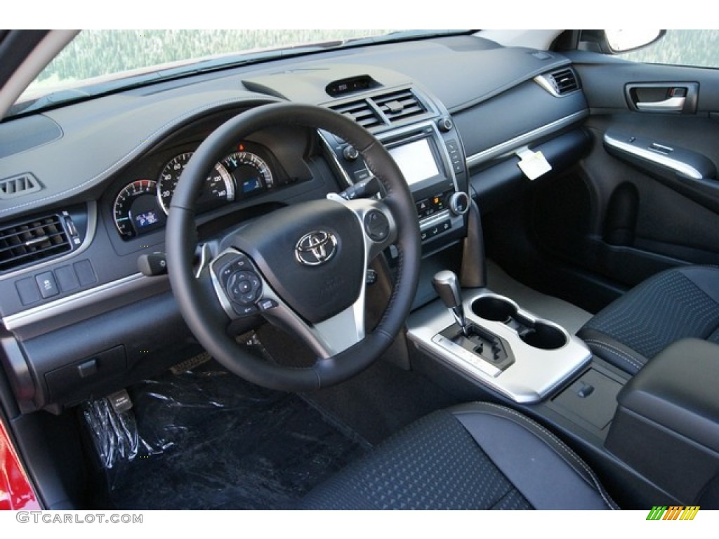 2013 Camry SE - Barcelona Red Metallic / Black photo #5