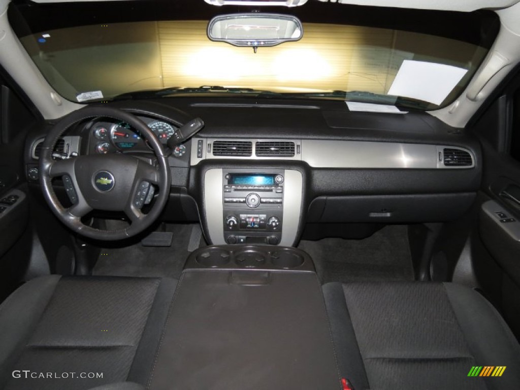 2010 Chevrolet Tahoe LS Ebony Dashboard Photo #82874216