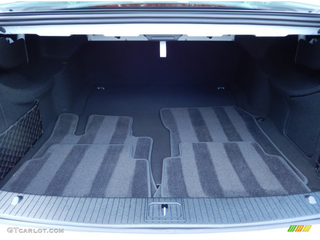 2013 Mercedes-Benz E 350 Sedan Trunk Photos
