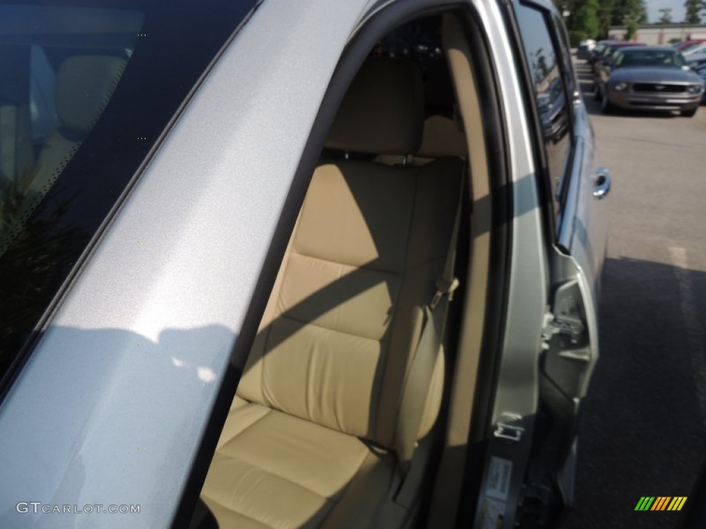 2013 Grand Cherokee Limited - Bright Silver Metallic / Black/Light Frost Beige photo #4