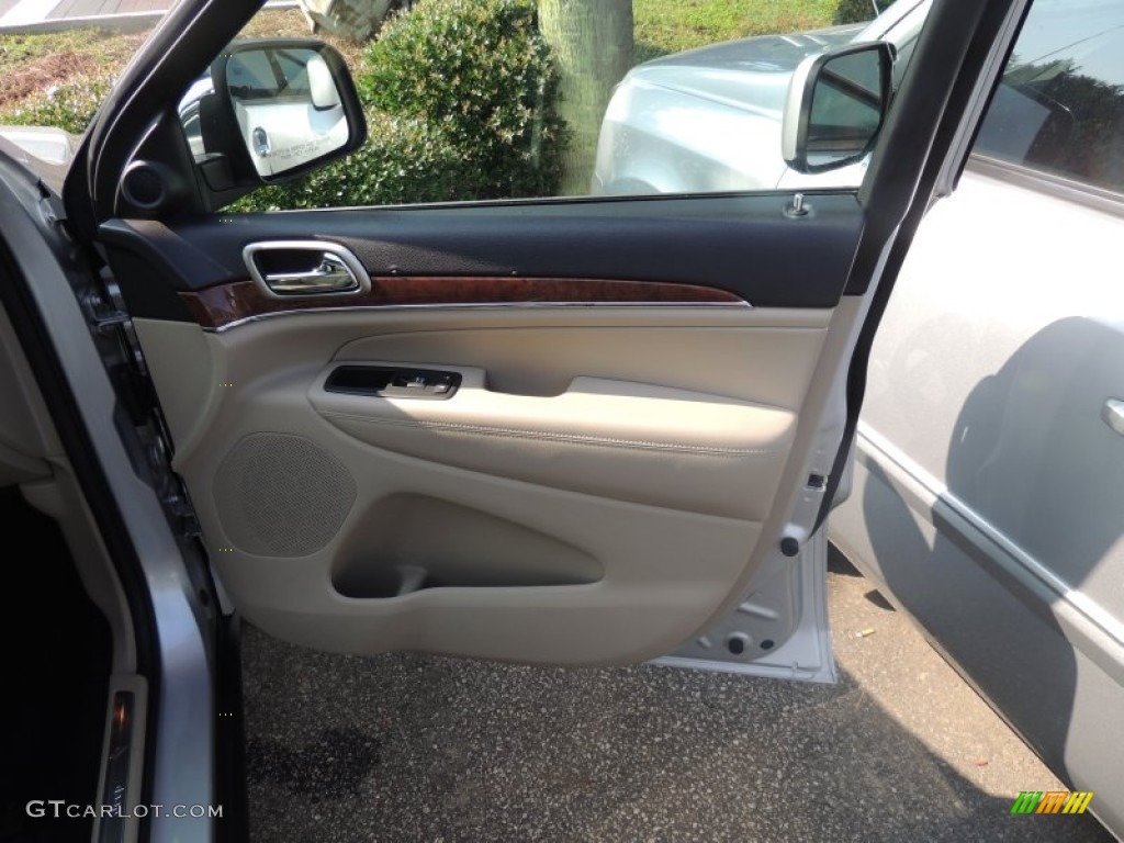 2013 Grand Cherokee Limited - Bright Silver Metallic / Black/Light Frost Beige photo #9