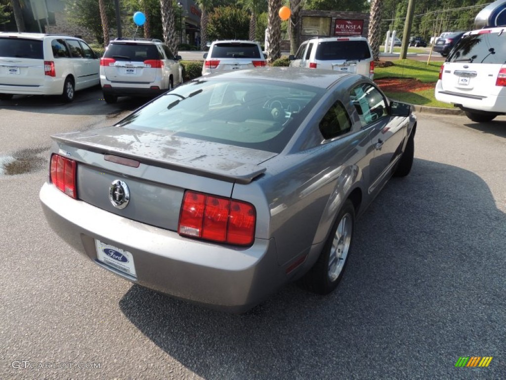 2007 Mustang V6 Deluxe Coupe - Tungsten Grey Metallic / Dark Charcoal photo #10