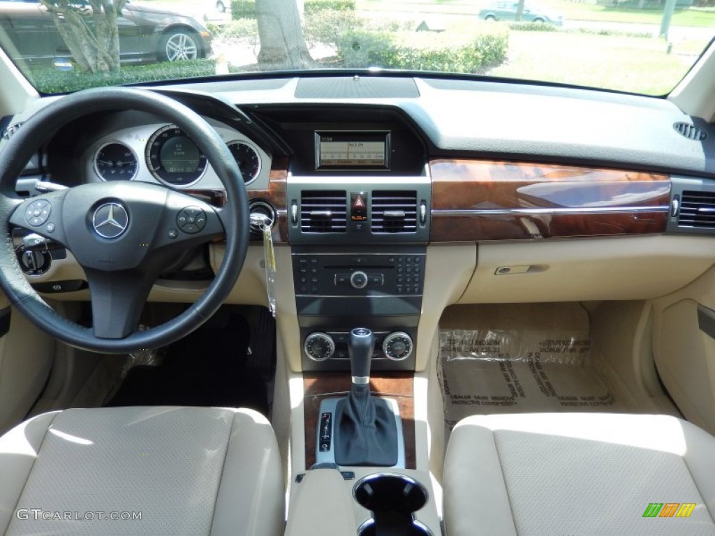 2010 Mercedes-Benz GLK 350 Almond/Black Dashboard Photo #82877856