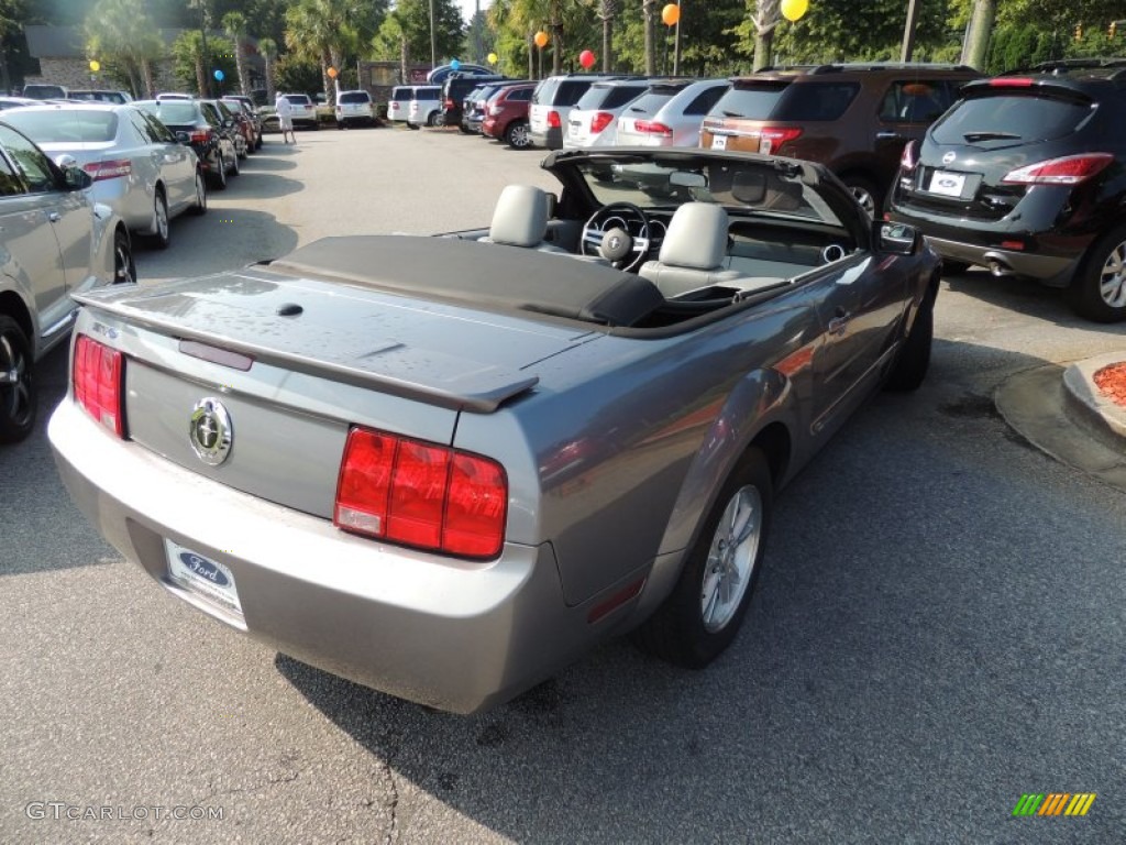 2007 Mustang V6 Deluxe Convertible - Satin Silver Metallic / Light Graphite photo #11