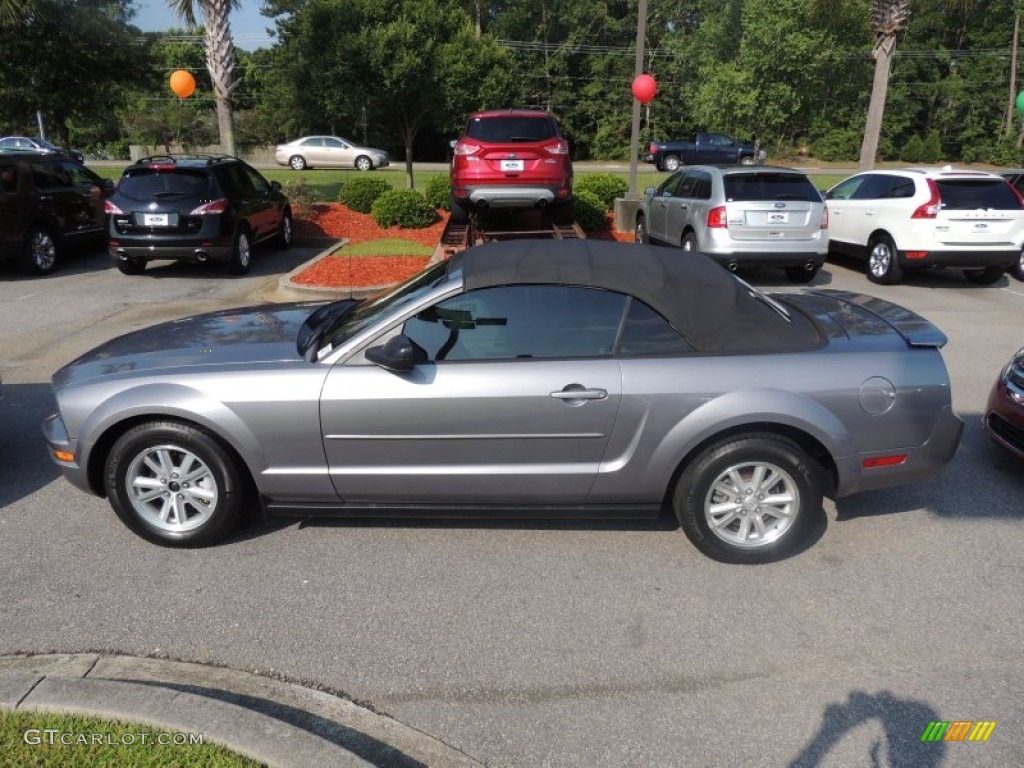 2007 Mustang V6 Deluxe Convertible - Satin Silver Metallic / Light Graphite photo #22