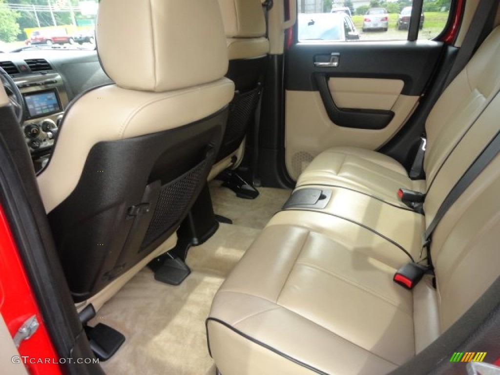 2007 Hummer H3 X Rear Seat Photo #82885961