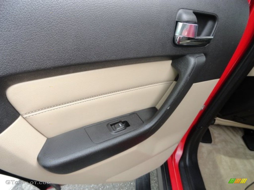 2007 Hummer H3 X Light Cashmere/Ebony Door Panel Photo #82885971