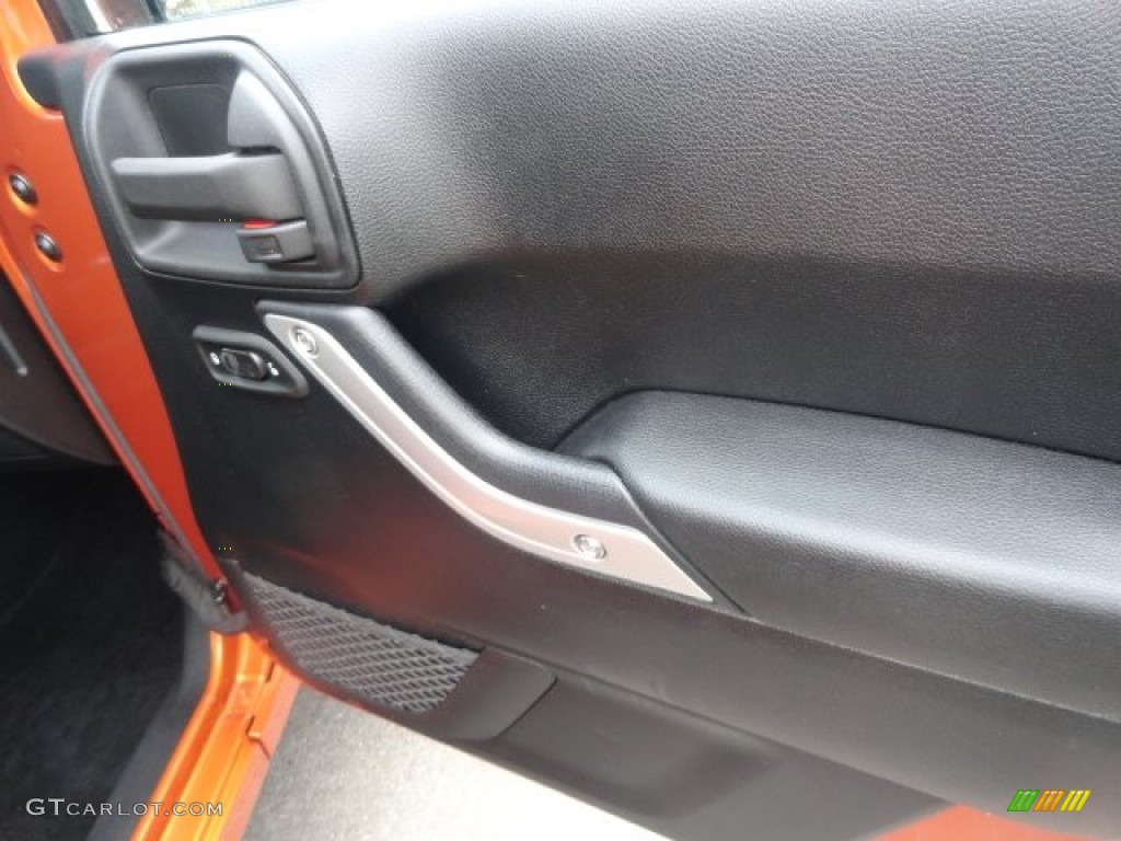 2011 Wrangler Sahara 4x4 - Mango Tango Pearl / Black photo #9