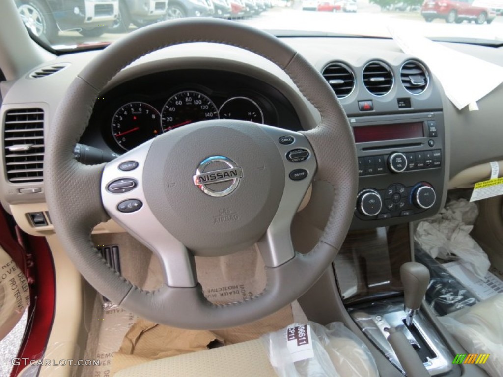 2013 Nissan Altima 2.5 S Coupe Blonde Steering Wheel Photo #82887132