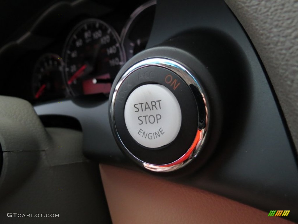 2013 Nissan Altima 2.5 S Coupe Controls Photos