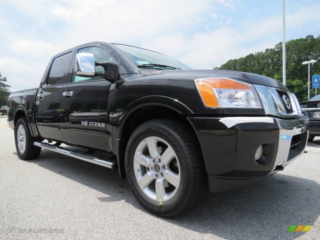 2013 Nissan Titan SL Crew Cab Exterior Photos