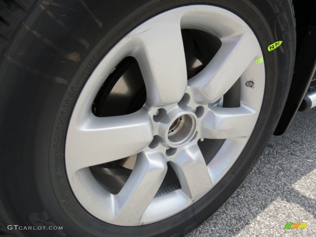 2013 Nissan Titan SL Crew Cab Wheel Photos