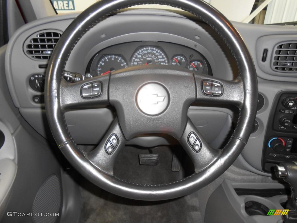 2006 Chevrolet TrailBlazer LT 4x4 Light Gray Steering Wheel Photo #82889759