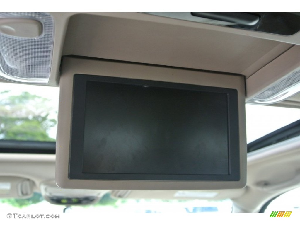 2006 Toyota Sequoia SR5 4WD Entertainment System Photo #82890500