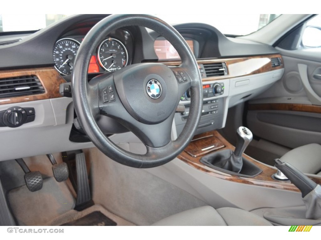 2006 BMW 3 Series 330i Sedan Grey Dashboard Photo #82893953