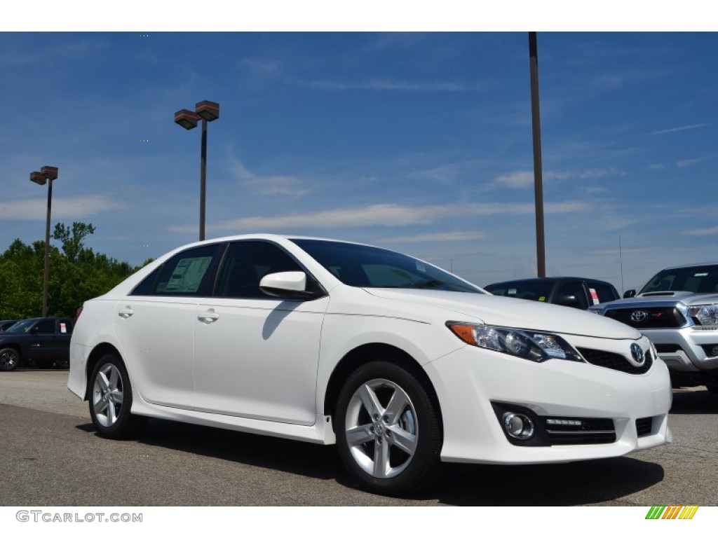 2013 Camry SE - Super White / Black photo #3