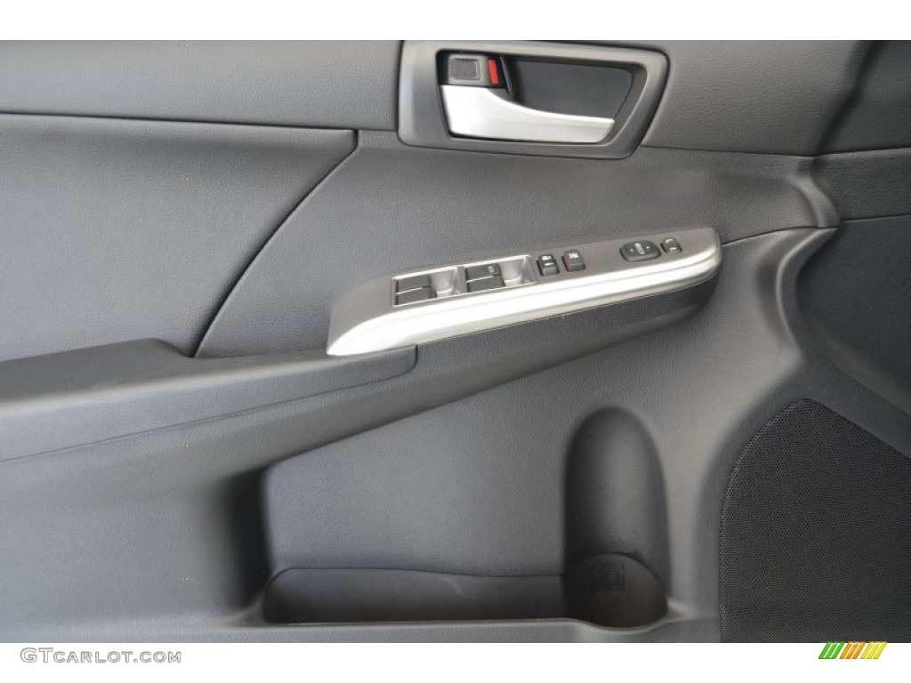 2013 Camry SE - Super White / Black photo #4