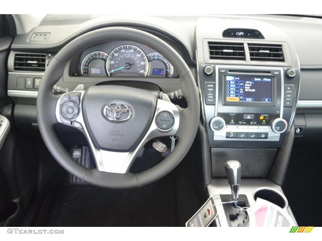 2013 Camry SE - Super White / Black photo #10