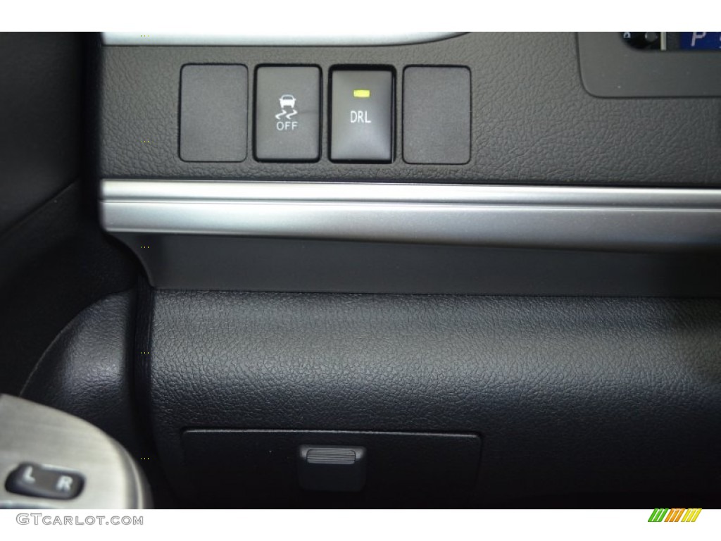 2013 Camry SE - Super White / Black photo #15