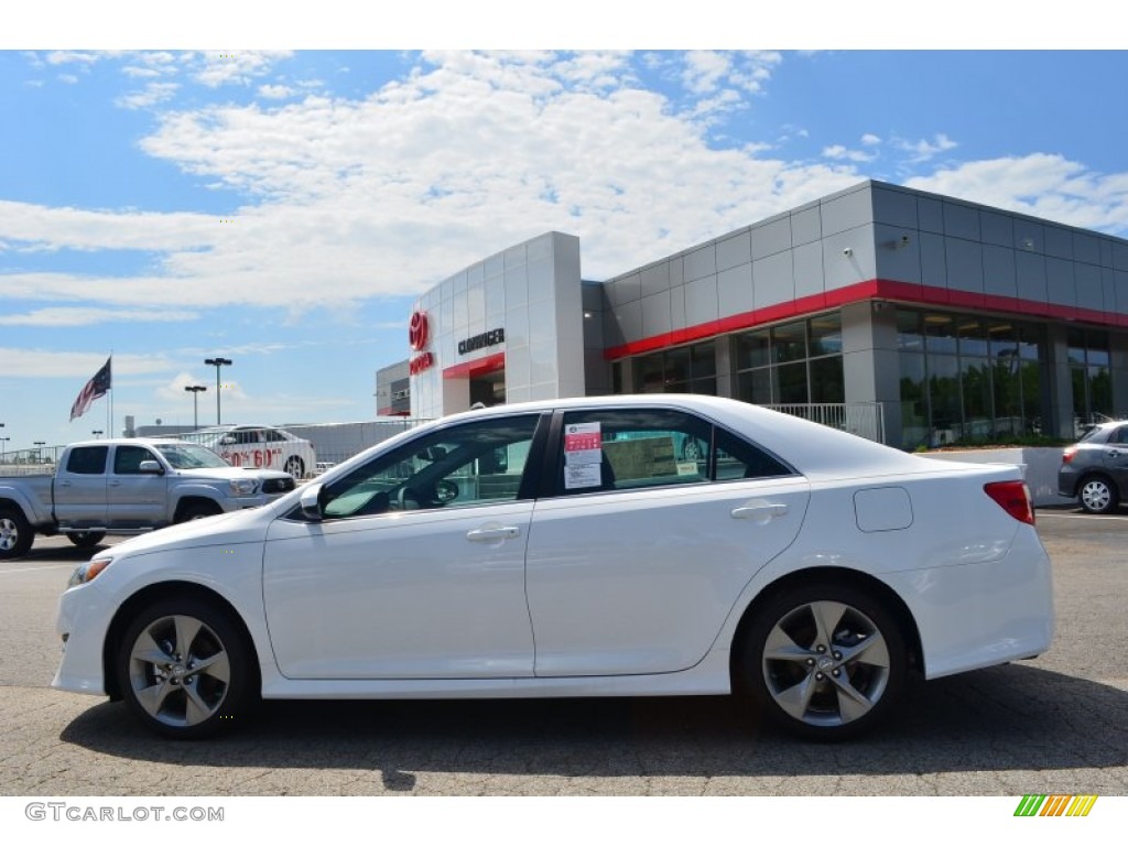 2013 Camry SE V6 - Super White / Black photo #2