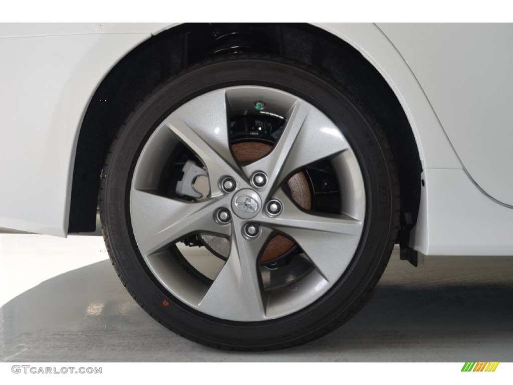 2013 Camry SE V6 - Super White / Black photo #9