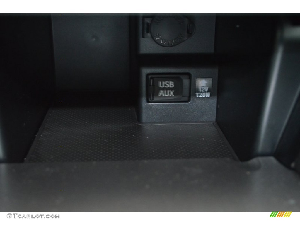 2013 Camry SE V6 - Super White / Black photo #14