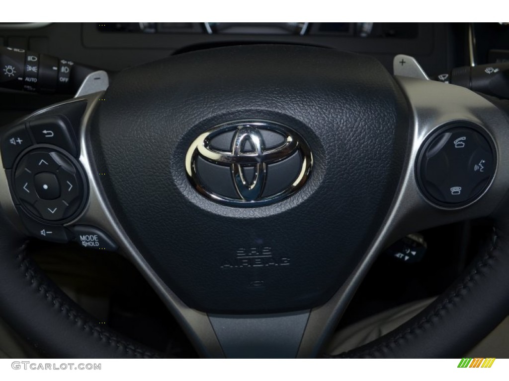 2013 Camry SE V6 - Super White / Black photo #18