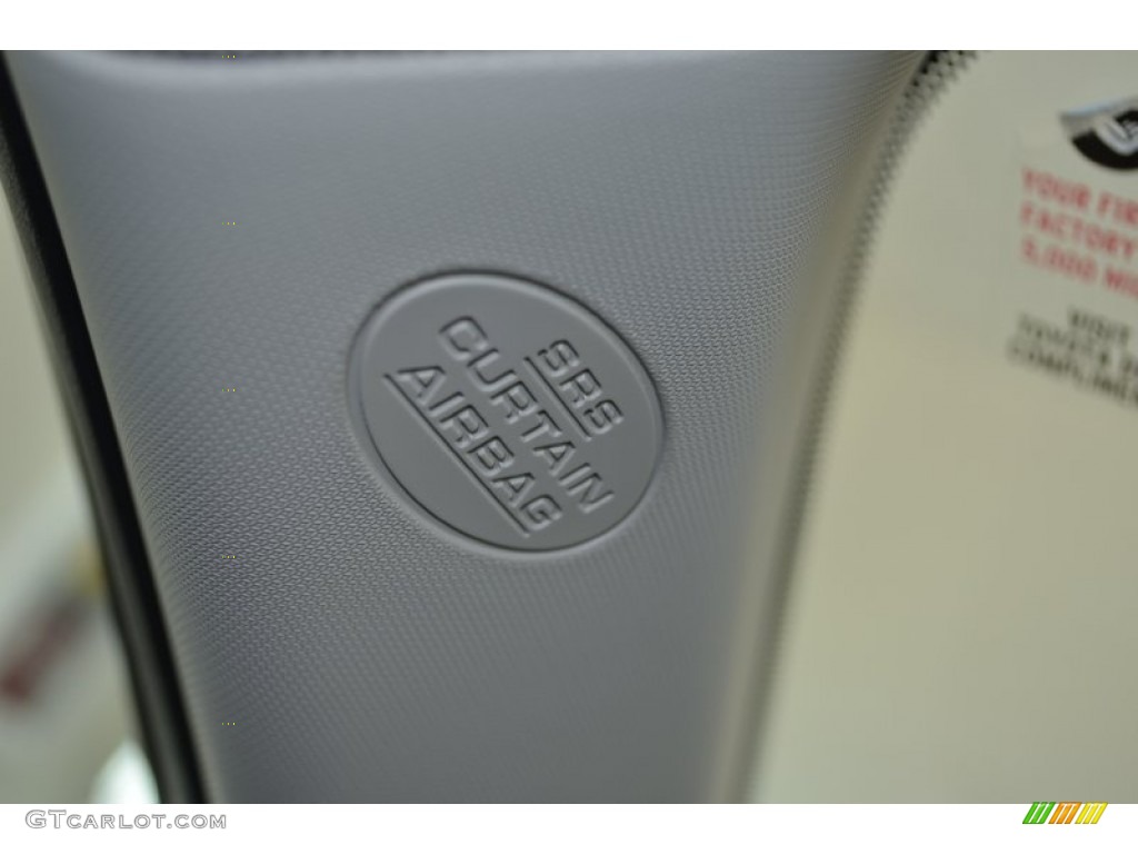 2013 RAV4 LE AWD - Black / Ash photo #18