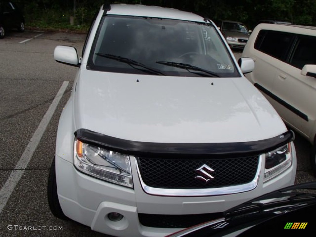 2006 Grand Vitara 4x4 - White Pearl / Black photo #2