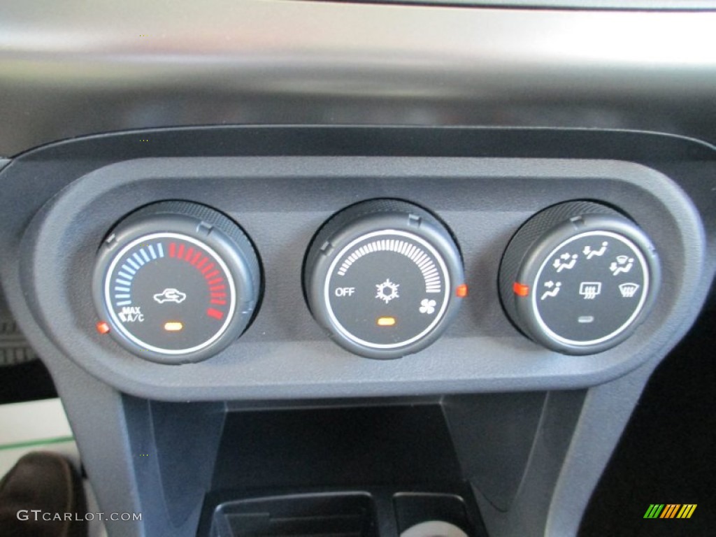 2013 Mitsubishi Lancer ES Controls Photos