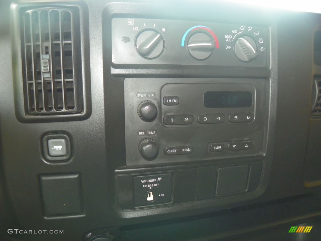 2007 Chevrolet Express 2500 Commercial Van Controls Photos