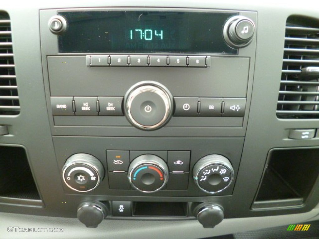 2014 Chevrolet Silverado 2500HD WT Regular Cab 4x4 Controls Photo #82900984