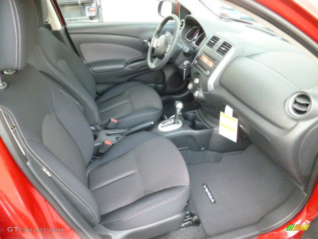 2014 Nissan Versa 1.6 SV Sedan Front Seat Photos