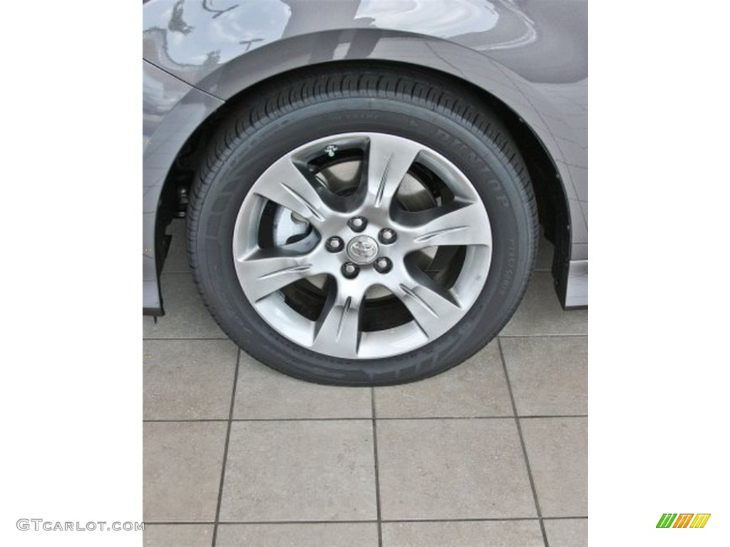 2013 Toyota Sienna SE Wheel Photo #82901839