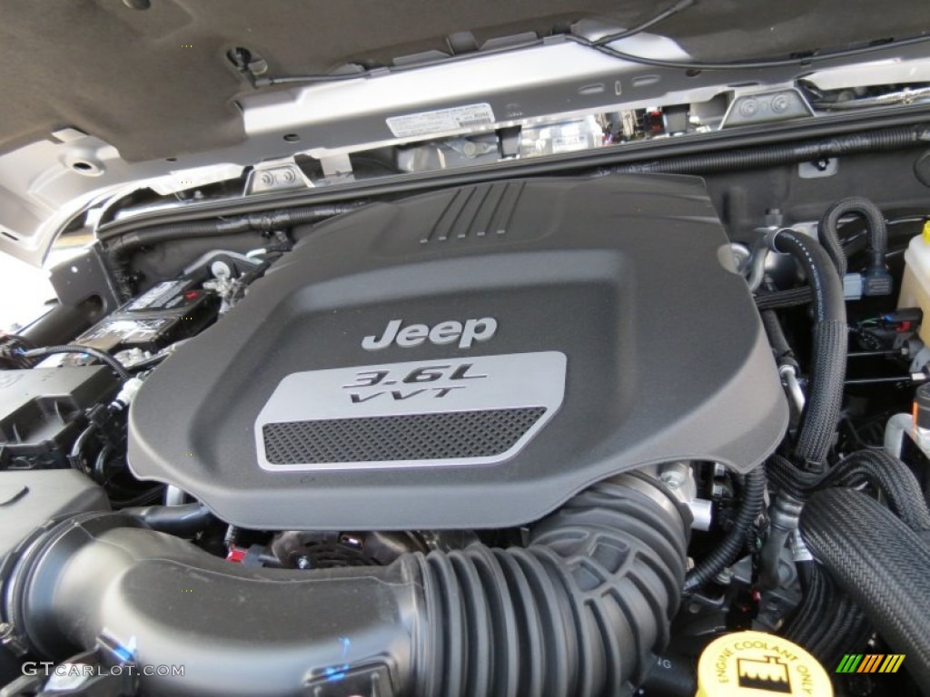2013 Jeep Wrangler Unlimited Sahara 4x4 3.6 Liter DOHC 24-Valve VVT Pentastar V6 Engine Photo #82902634